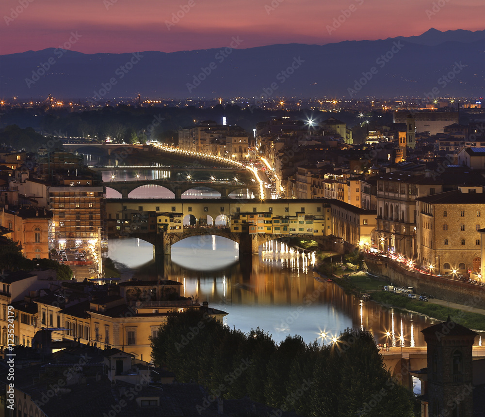 Ponte Vecchio - Florence at night