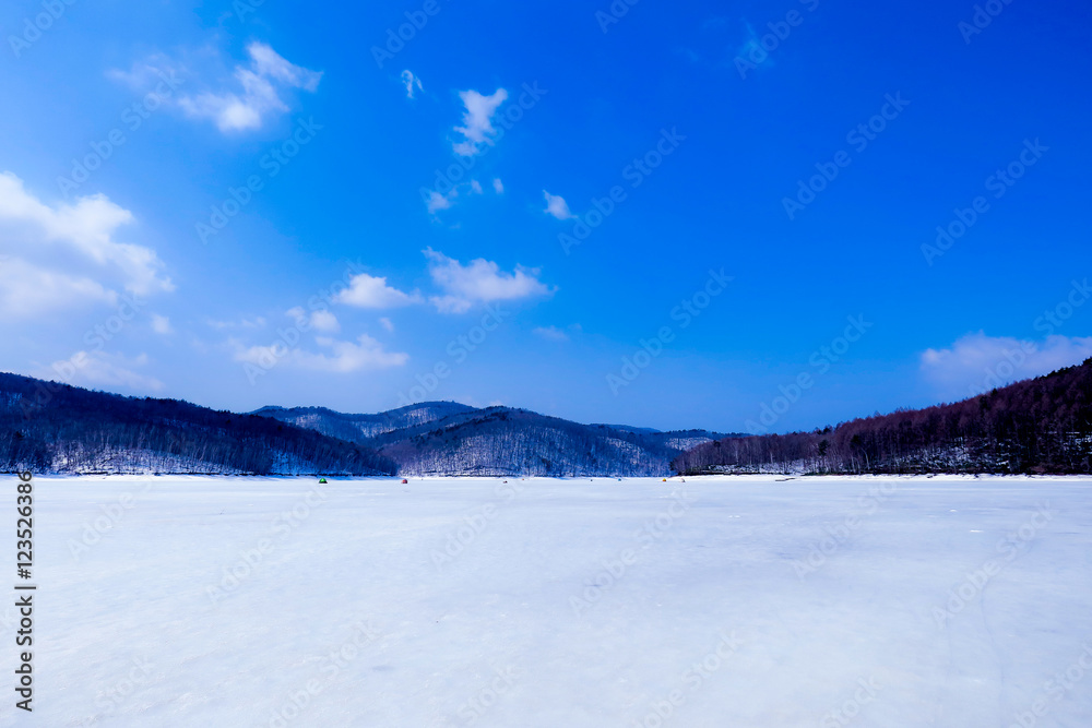岩手県岩洞湖氷上わかさぎ釣り02