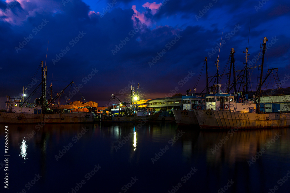 Nachts im Hafen von Cienfuegos