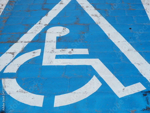 Miejsce parkingowe dla osób niepełnosprawnych