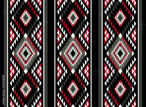 Vertical Classic Sadu Pattern Motif