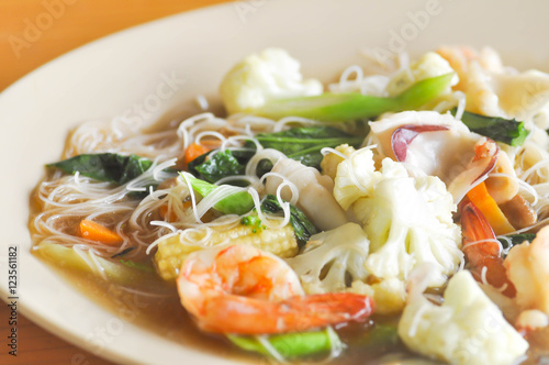 fried noodle with squid , shrimp and vegetable or thai noodle di
