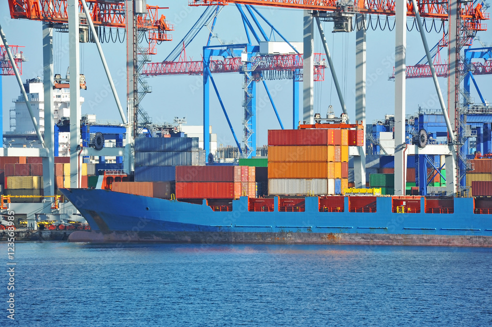 Fototapeta premium Cargo crane and ship
