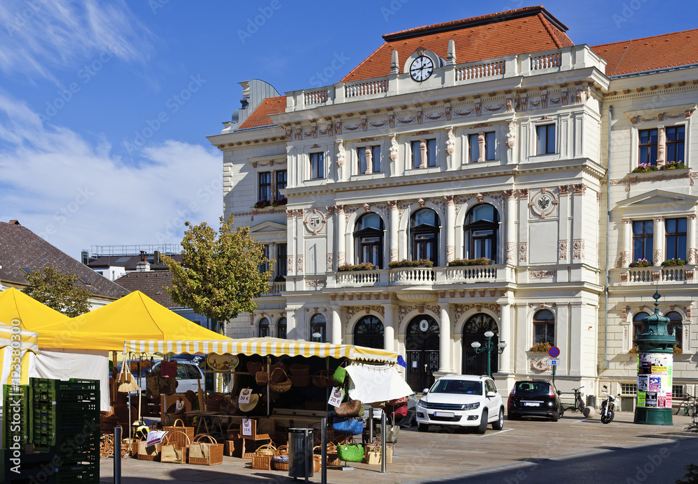 Obraz premium Bezirkshauptmannschaft in Tulln