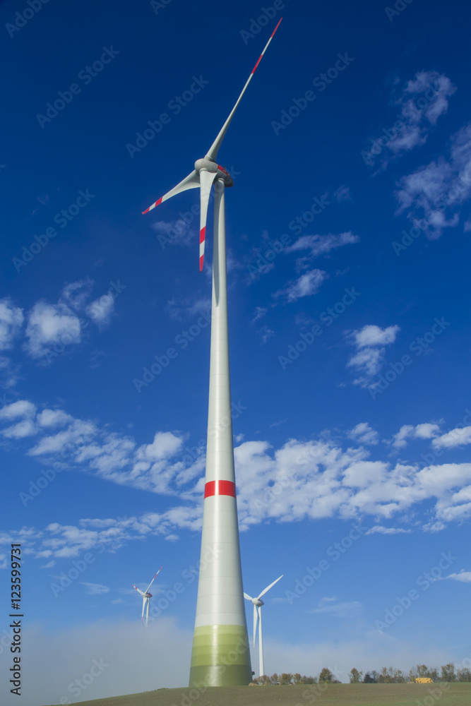 Windräder in einem Windpark Windräder in einem Windpark