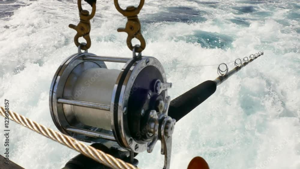 This video is about fishing reel trolling