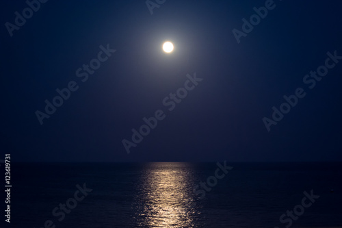Full Moon over the sea I © nadrilsan