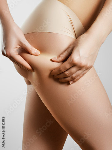 Фотография Beautiful slim woman's body