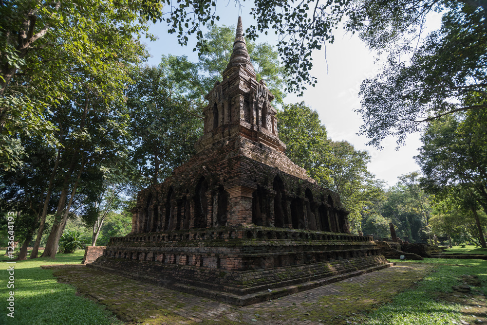 Obraz premium Ancient pagoda at Wat pha sak temple,Chiang san,Thailand