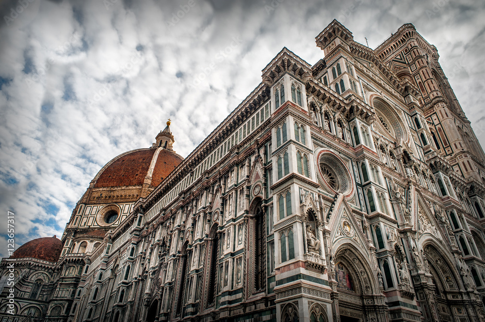 wide angle shot of florence cathedral