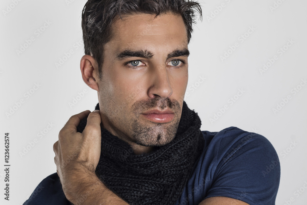 Hombre atractivo de ojos azules Stock Photo | Adobe Stock