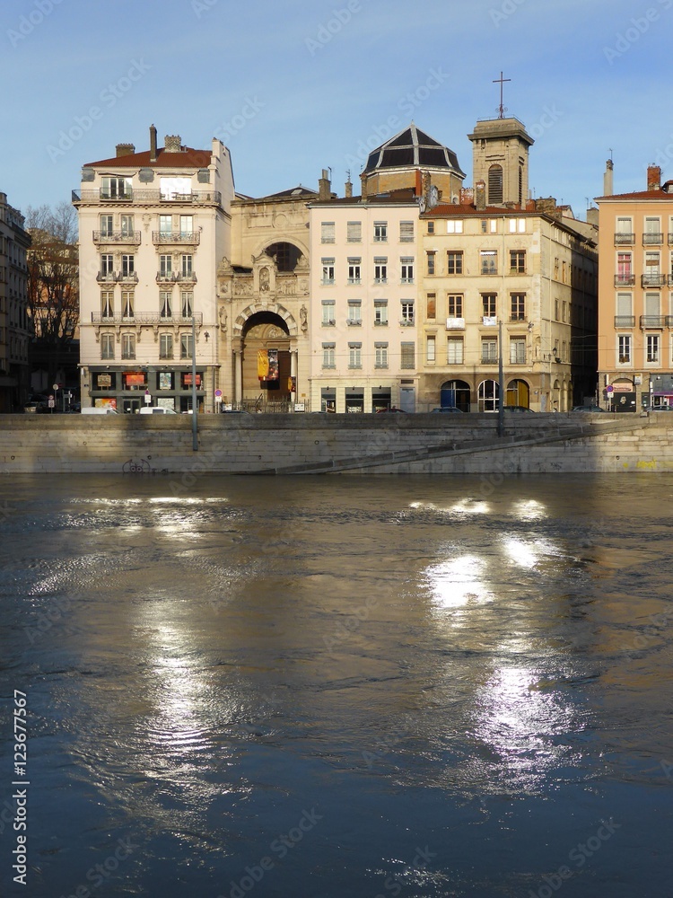 Lyon, reflets sur la Saône (France)