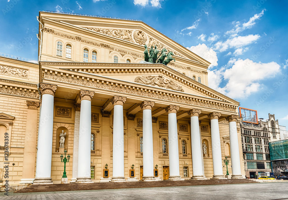 Obraz premium The iconic Bolshoi Theatre, sightseeing and landmark in Moscow, Russia