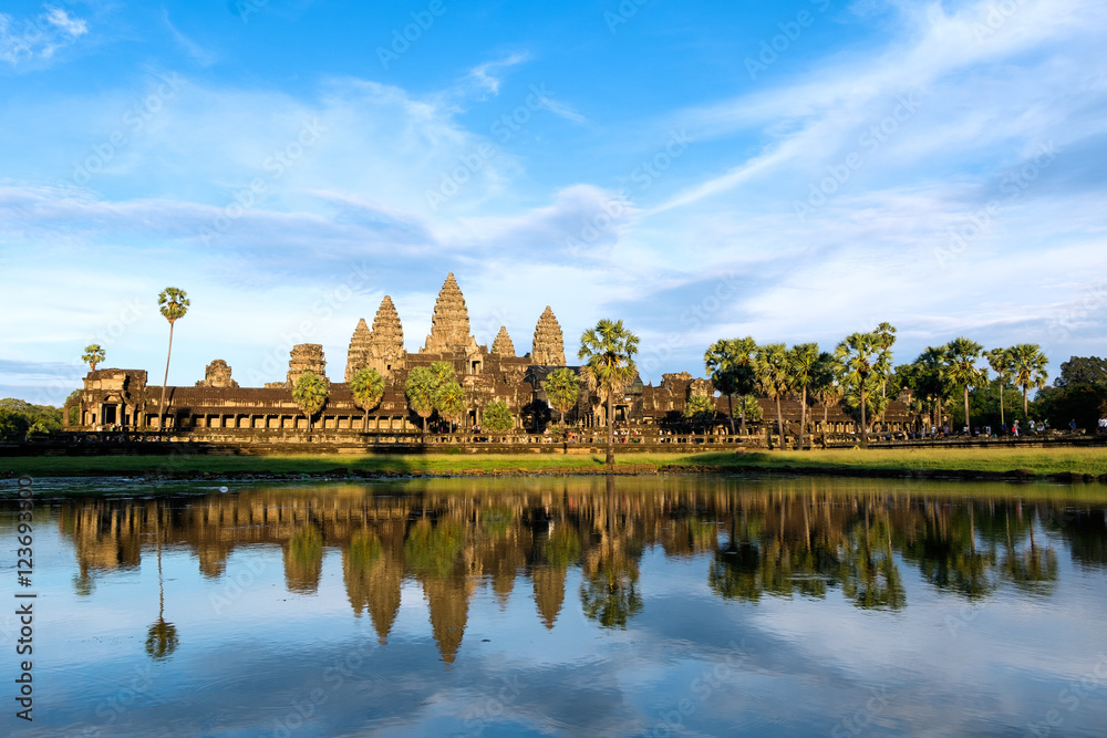 Fototapeta premium Angkor Wat temple in siem reap, Cambodia.