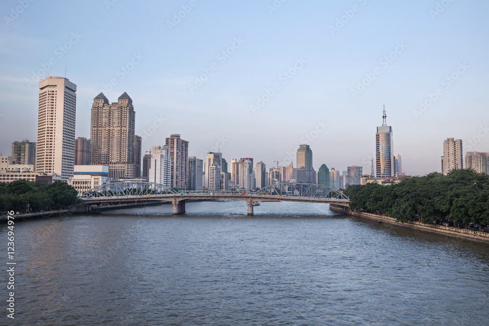 Naklejka premium river in the city