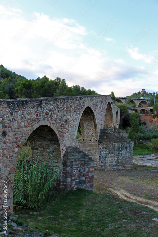 Puente viejo de Castellbell y el Vilar, Cataluña (España)