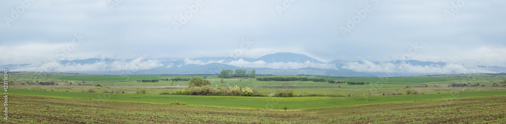 360 degree panorama of agricultural field in mountains