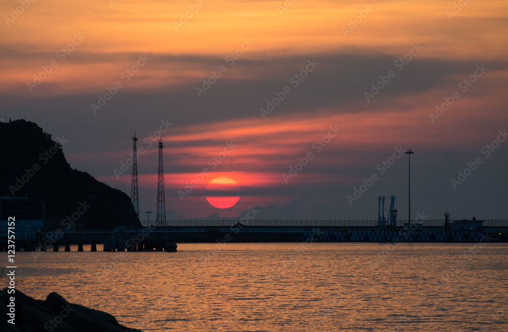 Fototapeta premium beautiful sunset in manzanillo bay