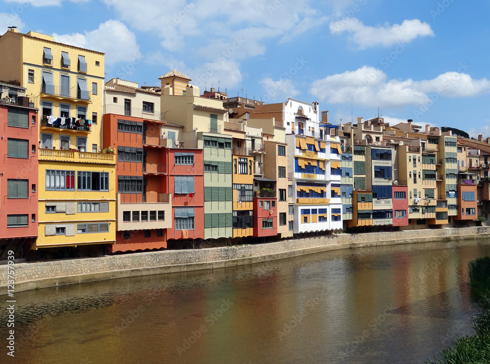 Spain, Girona, Onyar river