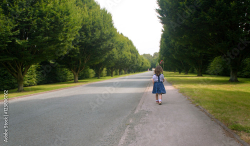 Wallpaper Mural long walk Torontodigital.ca