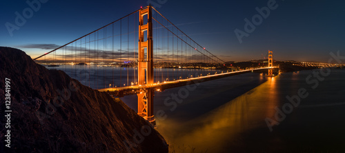 Fototapeta Naklejka Na Ścianę i Meble -  Golden Gate Bridge at sunrise- pano