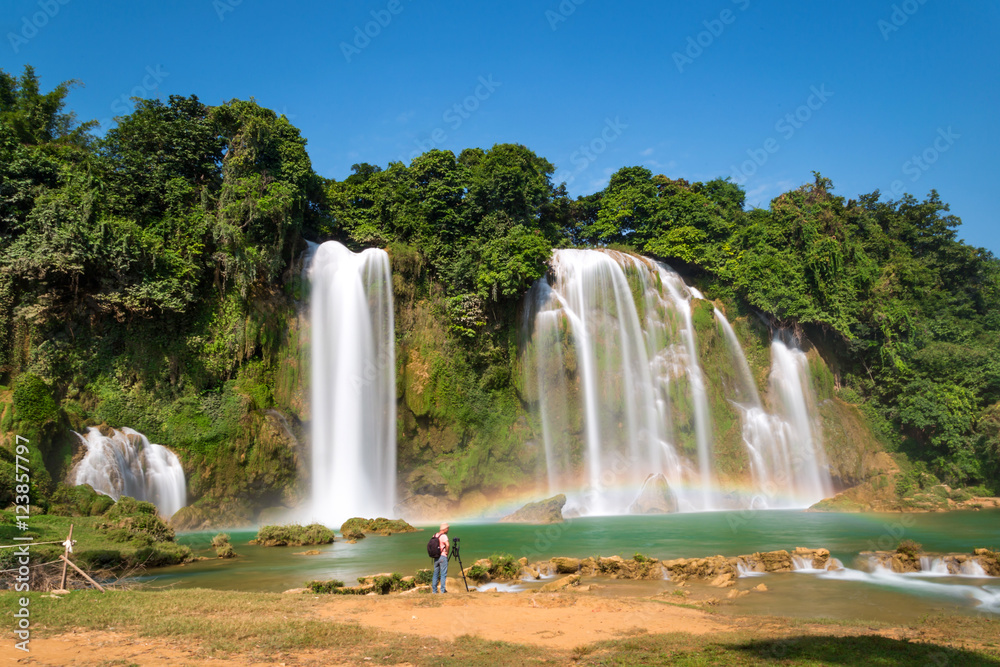 Obraz premium Bangioc waterfall in Caobang, Vietnam