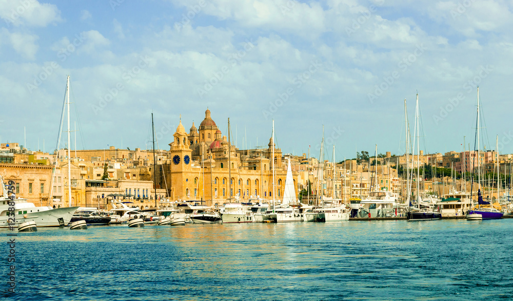 Obraz premium view of Valletta bay with yachts