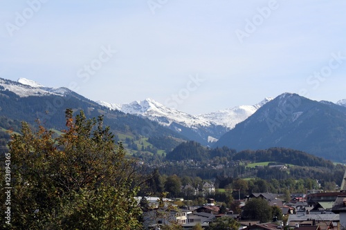 Panoramablick Kitzbühel und Kitzbüheler Alpen (Titol in Österreich)