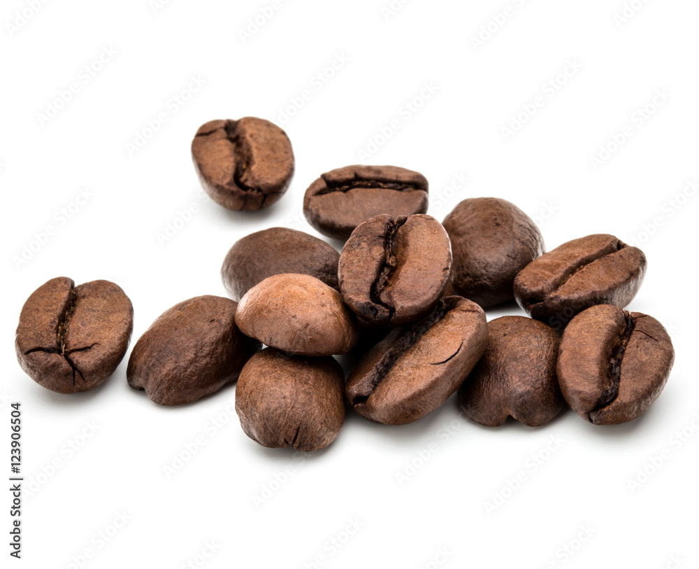 Naklejka premium roasted coffee beans isolated in white background cutout