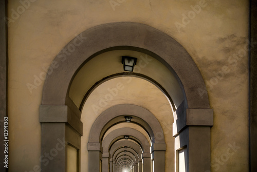 Florentinischer Bogengang © cineMars