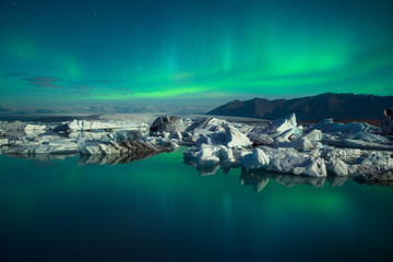 Fototapete Landschaften Aurora Borealis, Island  © Beboy