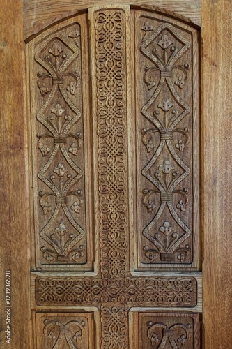 old wooden door © porojnicu