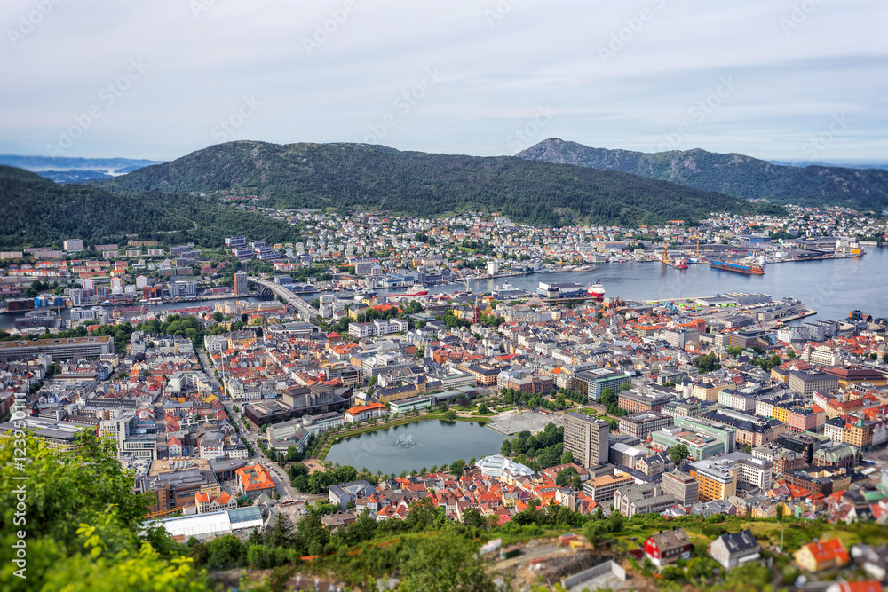 Naklejka premium View on Bergen and harbor from the mountain
