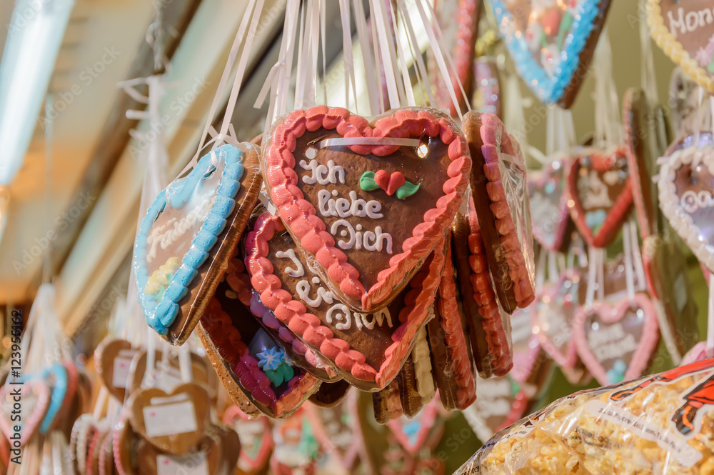 Gingerbread hearts at the Christmas market