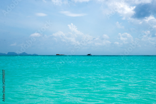 Fototapeta Naklejka Na Ścianę i Meble -  beach   Holiday in Thailand - Beautiful Island of Koh Lipe