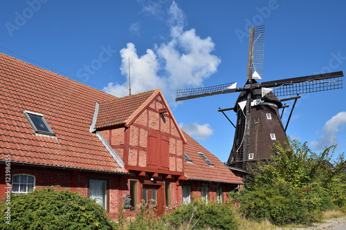 Alte Windmühle in Friesland