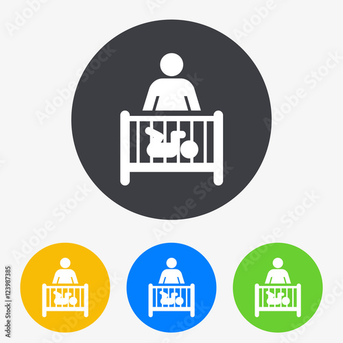 Icono plano madre y bebé en cuna en circulo varios colores