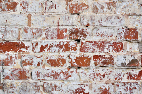 A fragment of a brick wall. Фрагмент старой кирпичной стены.