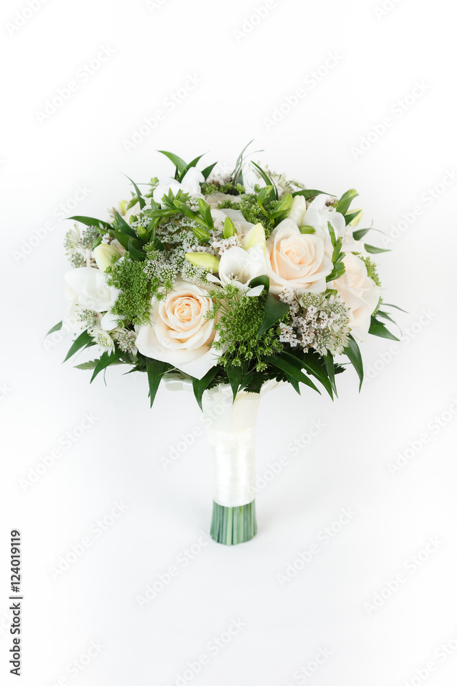 Φωτογραφία Ivory and green wedding bouquet of roses and freesia flowers