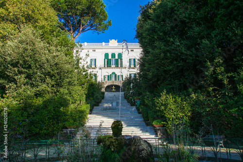 Obraz na płótnie the neoclassical villa Floridiana, ancient king's residencial now museum of ceramics, Naples Italy w salonie