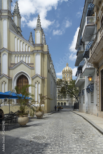 Kuba, Havanna-Vieja ; Calle Compostela, die historische Kirche " Iglesia del Santo Angel " mit Blick auf das Revolutionsmuseum.