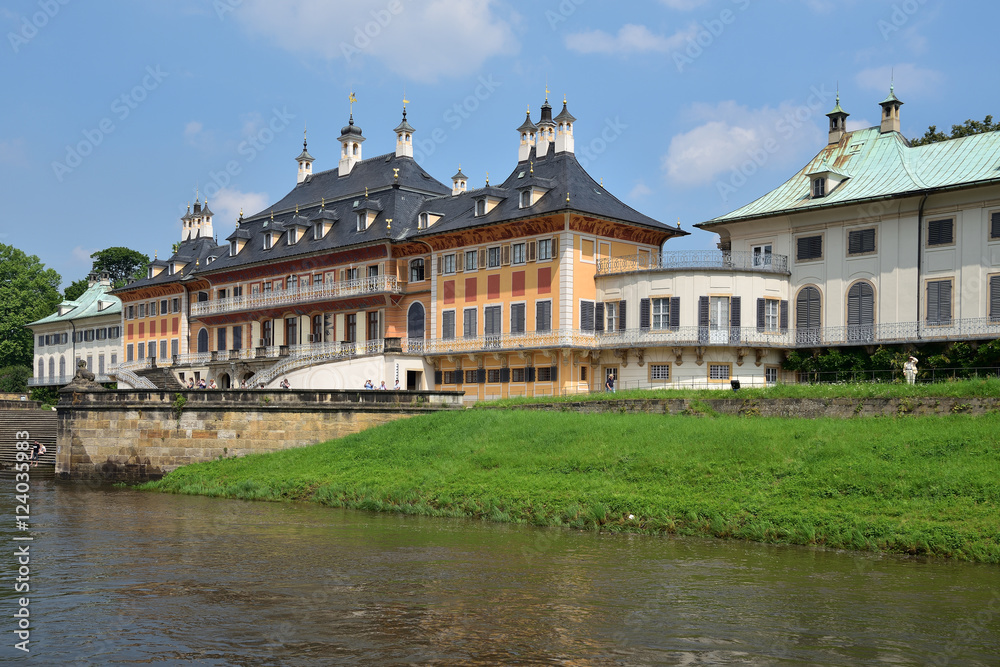 Schloss Pillnitz an der Elbe bei Dresden