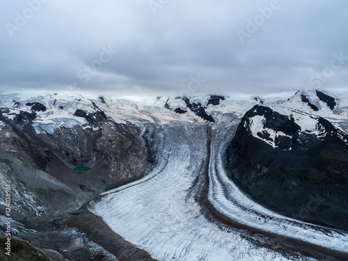 vista del glaciar Gorner y el Monte Rosa desde el mirador de Gornergrat, Suiza, verano de 2016 OLYMPUS DIGITAL CAMERA photo