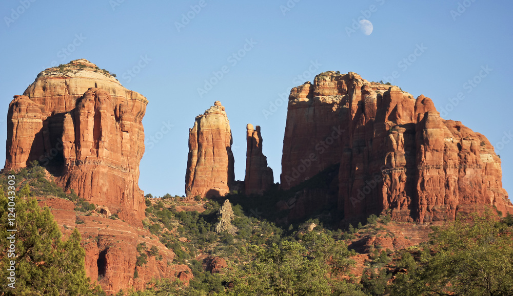 Fototapeta premium A View of Sedona's Famous Cathedral Rock