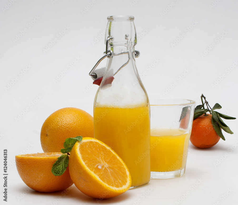 Jus d'orange frais. Jus d'orange frais.