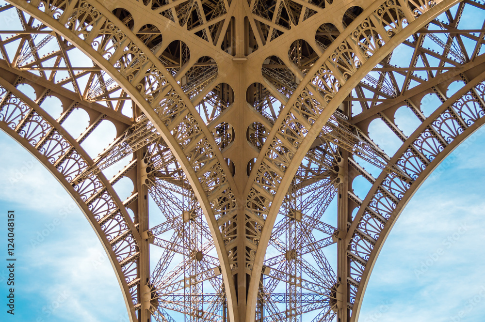 Fototapeta premium Eiffel Tower minimalism symmetrically