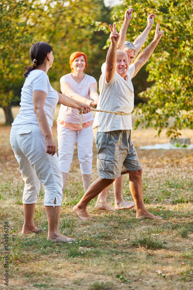 Fototapeta premium Senioren sind erfolgreich beim Wettlauf