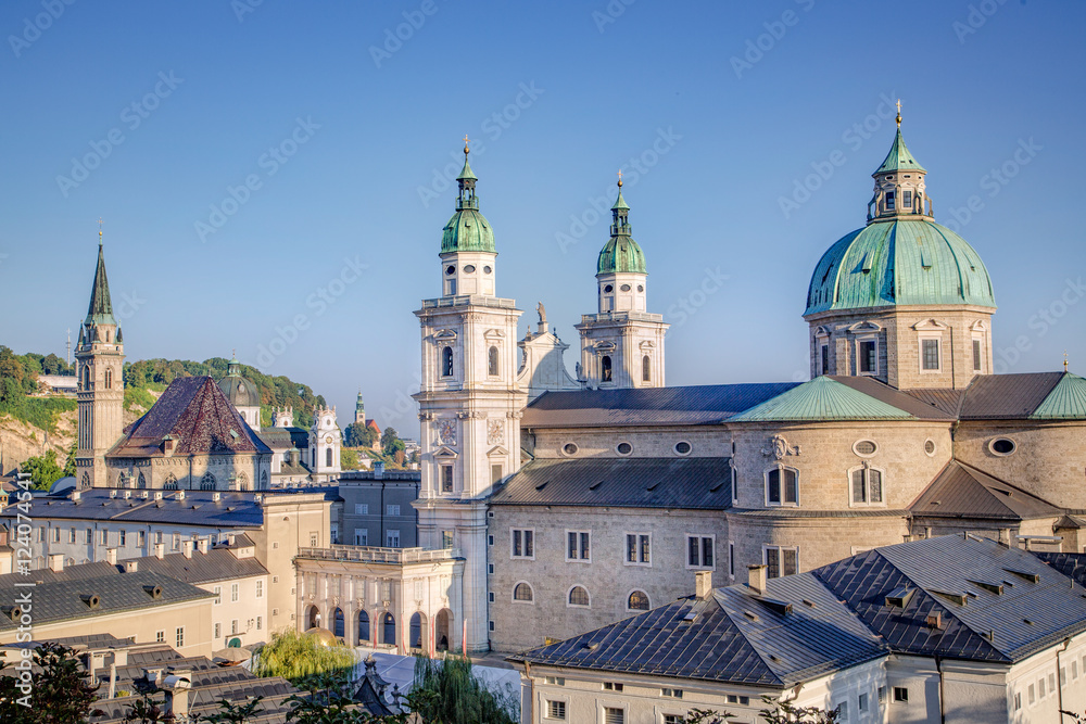 Obraz premium Skyline of Stadt Salzburg with Cathedral in summer, Salzburg, Austria