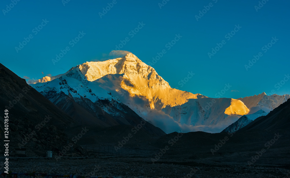Fototapeta premium Mount Qomolangma