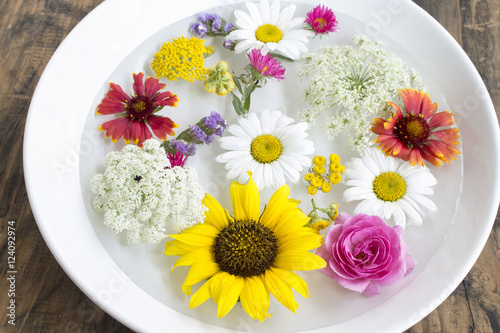 Fototapeta Naklejka Na Ścianę i Meble -  Feng Shui, Flowers in a Bowl with Water